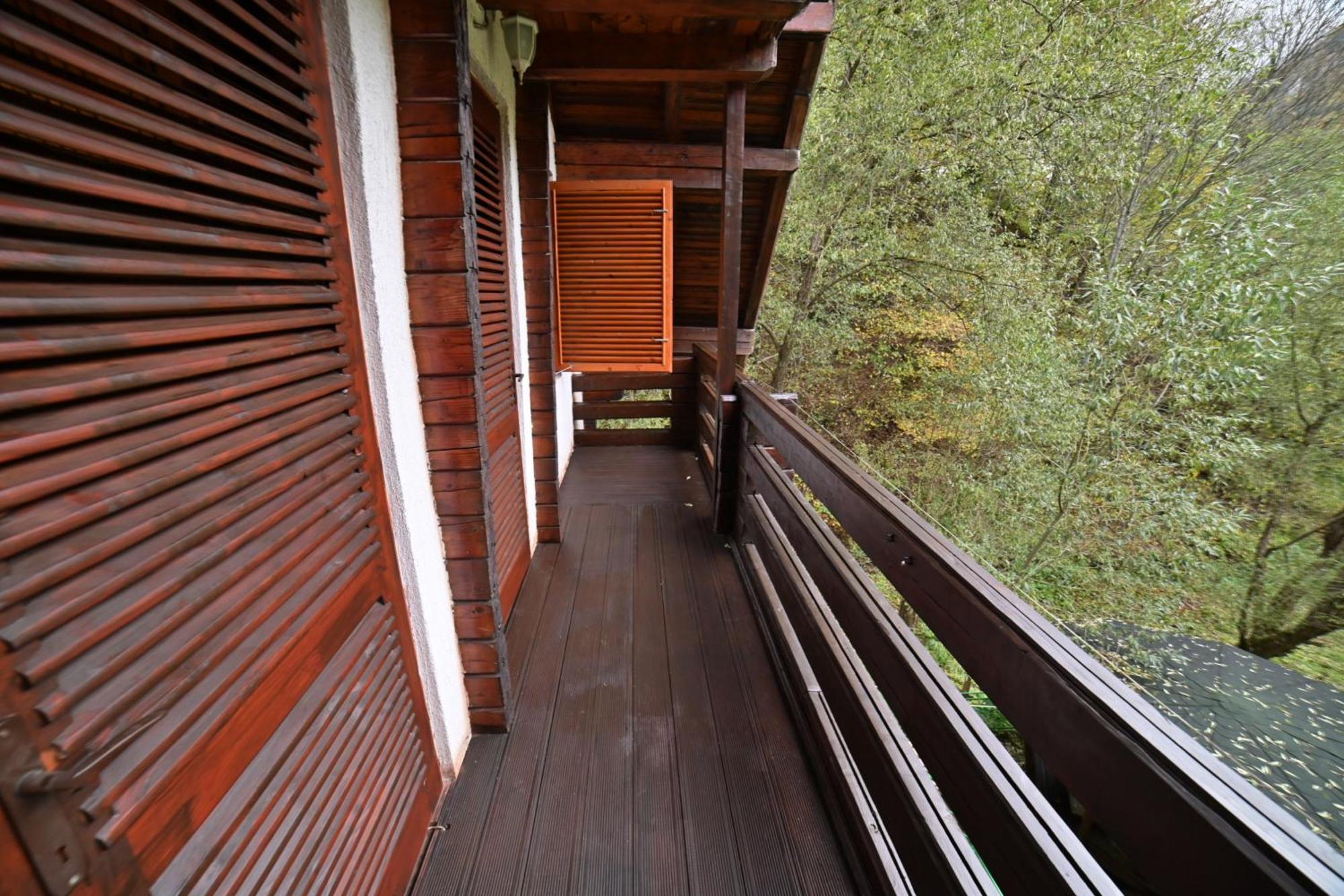 Casa De Vacanta Satic Piatra Craiului La Doi Viermi Exterior photo